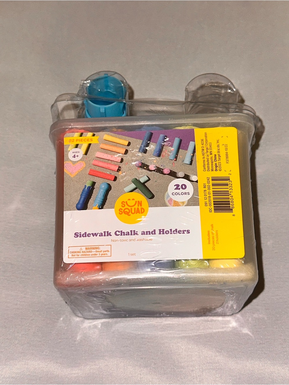 Sun Squad Sidewalk Chalk & Holders 22 Pieces 20 Colors Ages 4+ Outdoor Toy